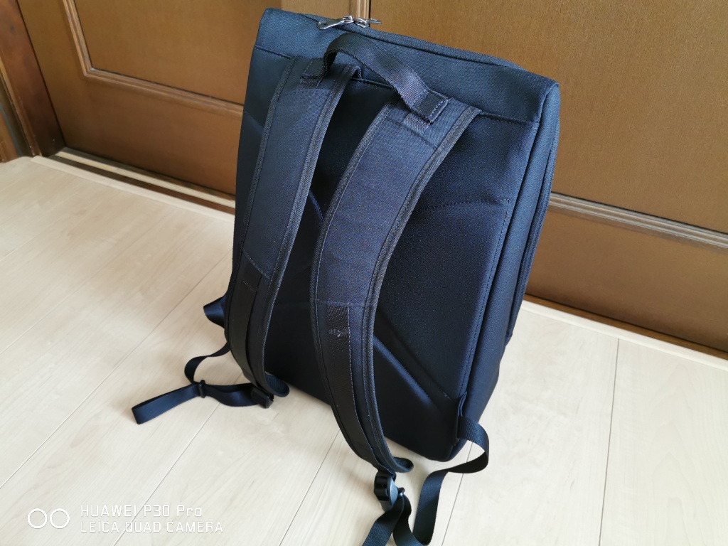 ひらくPCリュックを半年ほど使ってみた感想｜miniサイズ版も欲しい 