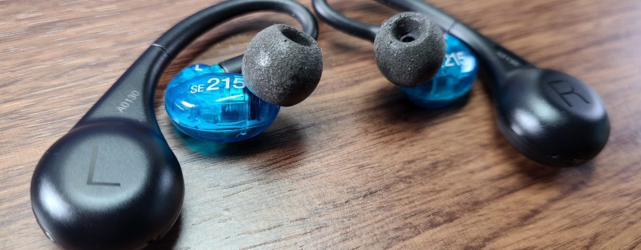 AONIC215本体裏面