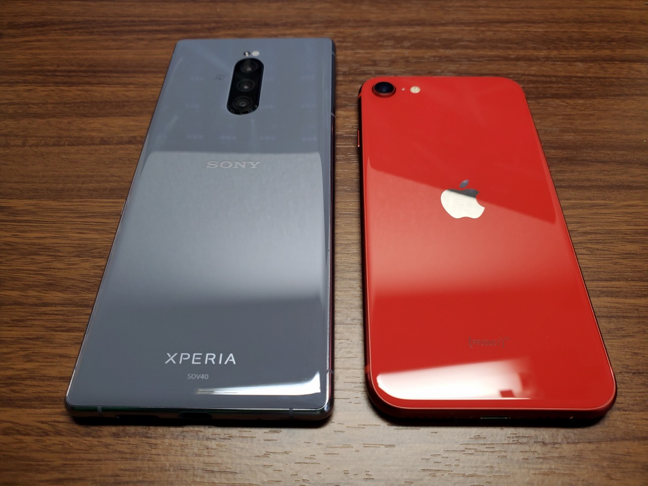Xperia 1とiphone Seの室内カメラ写真を比較 写りはどっちが良いのか