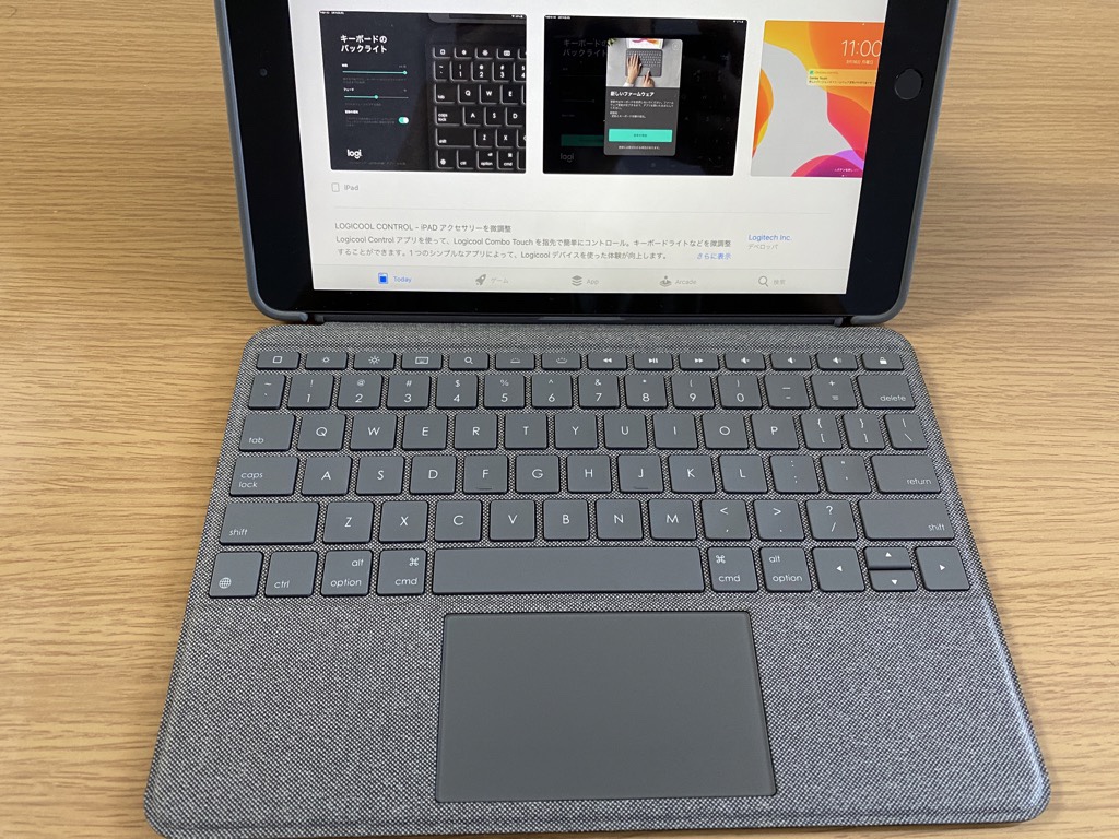 Combo Touch Keyboard Case with Trackpad本体3