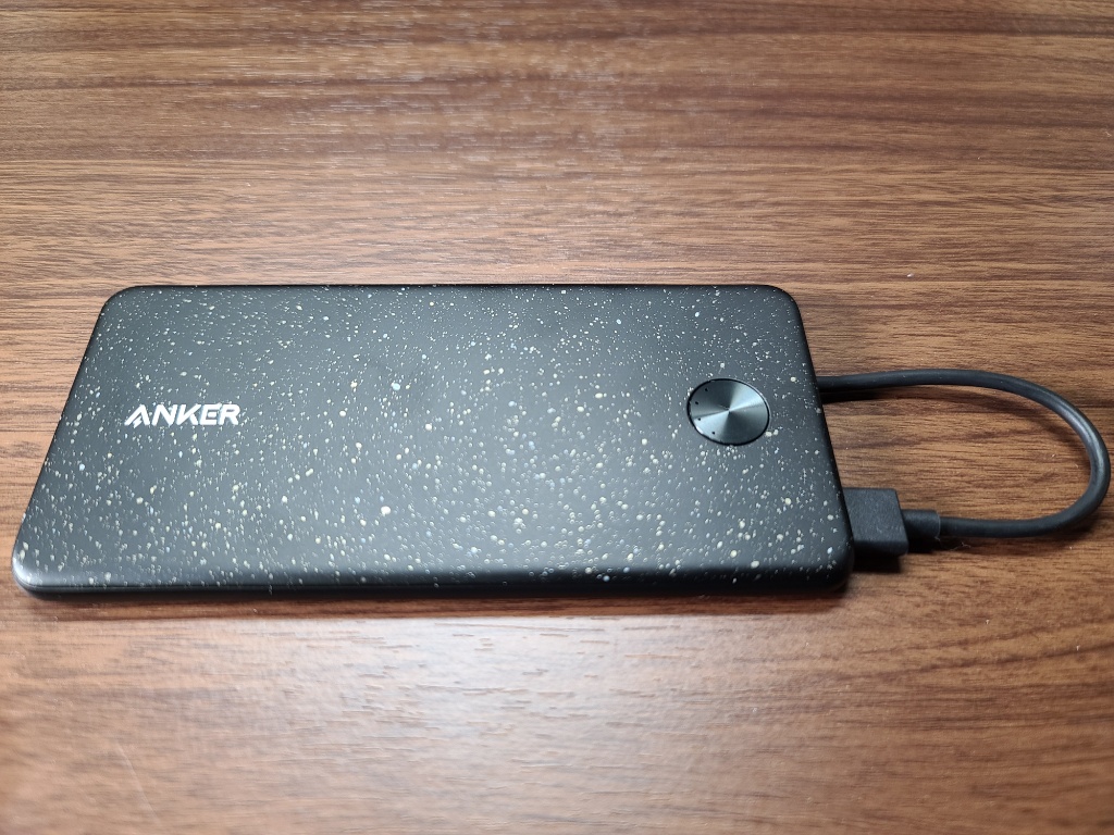 Anker PowerCore III Slim 5000 with Built-in USB-C Cable本体