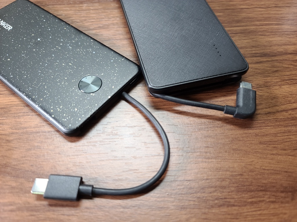 Anker PowerCore III Slim 5000 with Built-in USB-C Cableを比較1