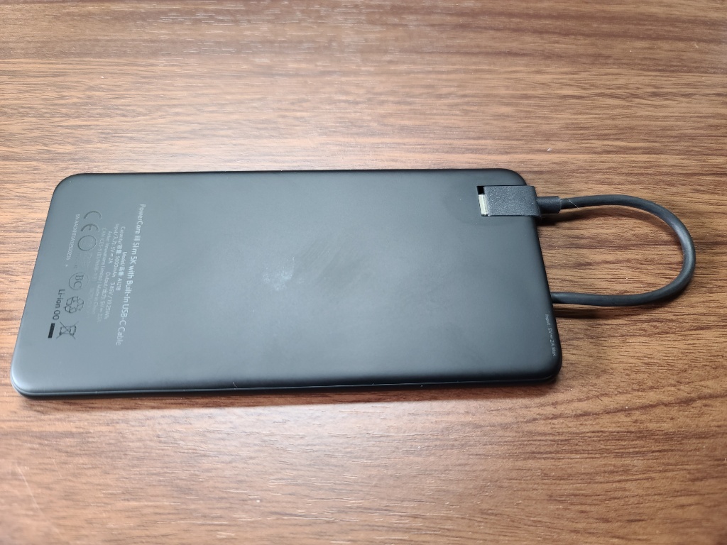 Anker PowerCore III Slim 5000 with Builtin USBC Cableをレビュー！薄型モバイルバッテリーの実力は？
