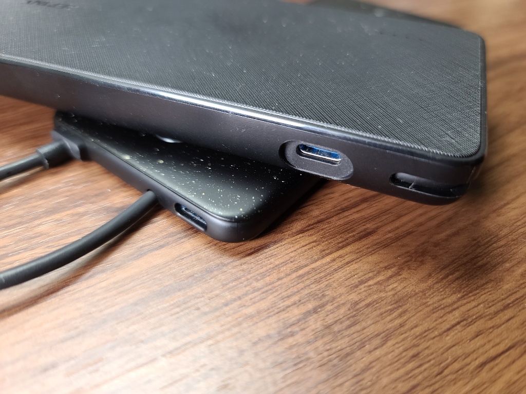 Anker PowerCore III Slim 5000 with Built-in USB-C Cableの比較4