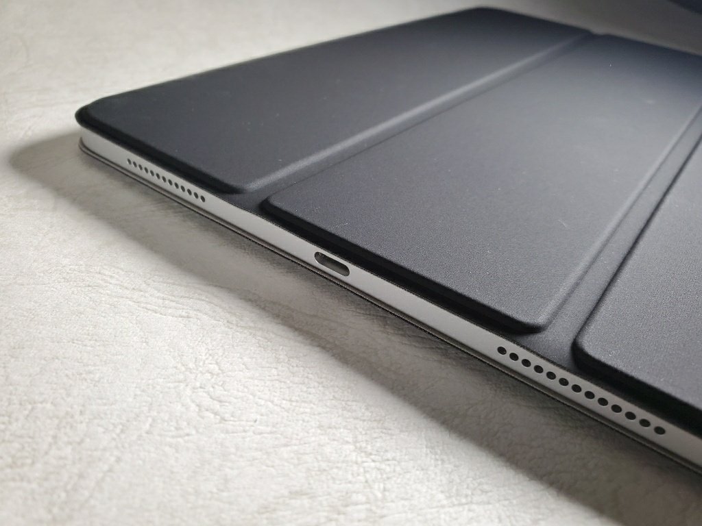JEDirect iPad Pro11 ケース充電端子周り