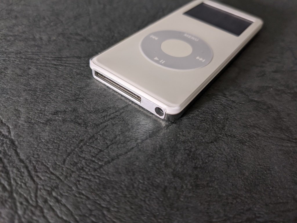 iPod nano充電端子