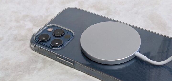 iPhone 12 Pro充電中