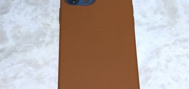 iPhone 12 Pro＋純正レザーケース