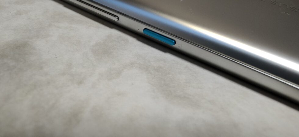 Zenfone 8