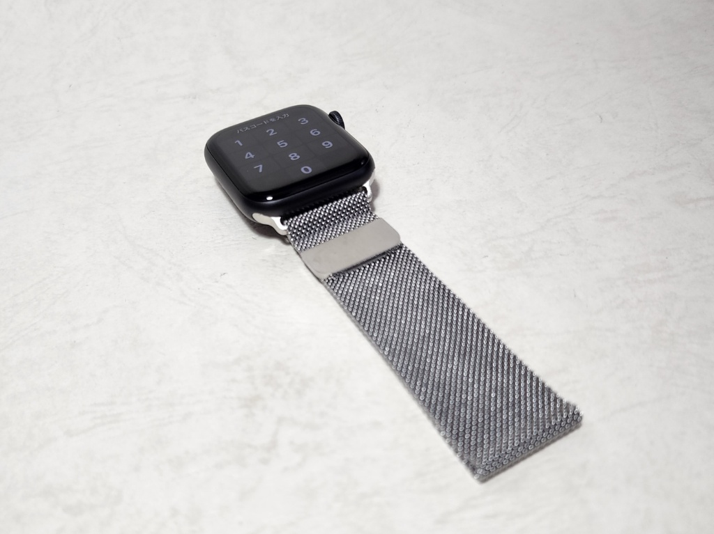 Apple Watch Nike SEの44mm版を今更だけどセールで格安購入したので 