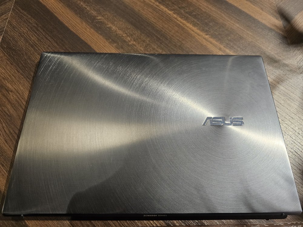 ZenBook 13 OLED本体天板 
