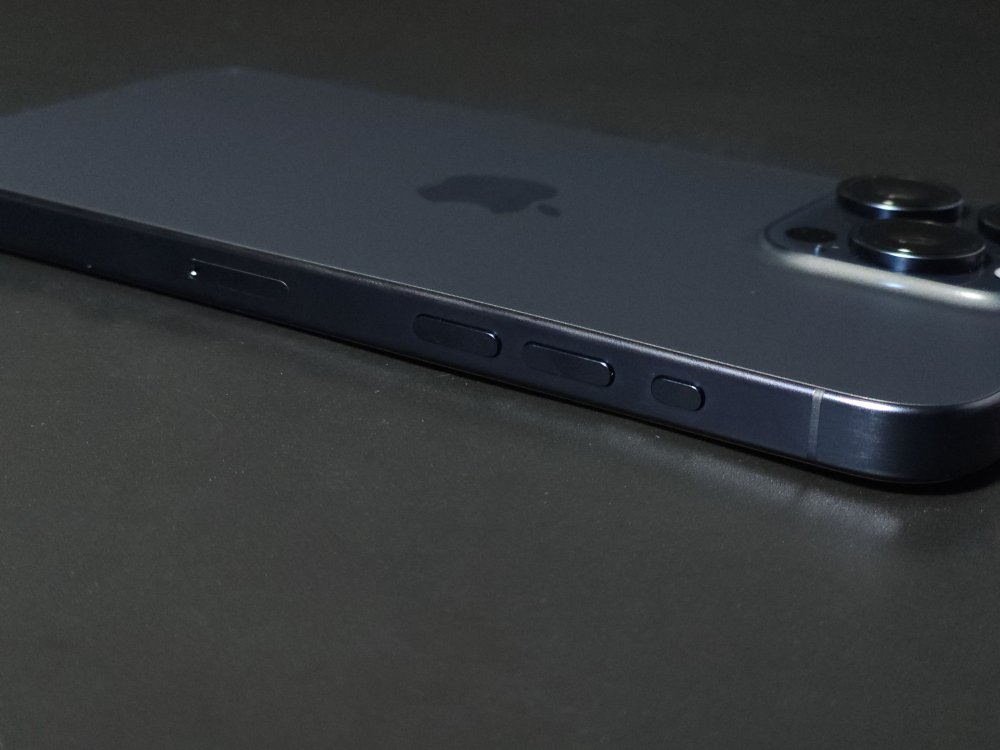 iPhone 15 Pro Maxボタン