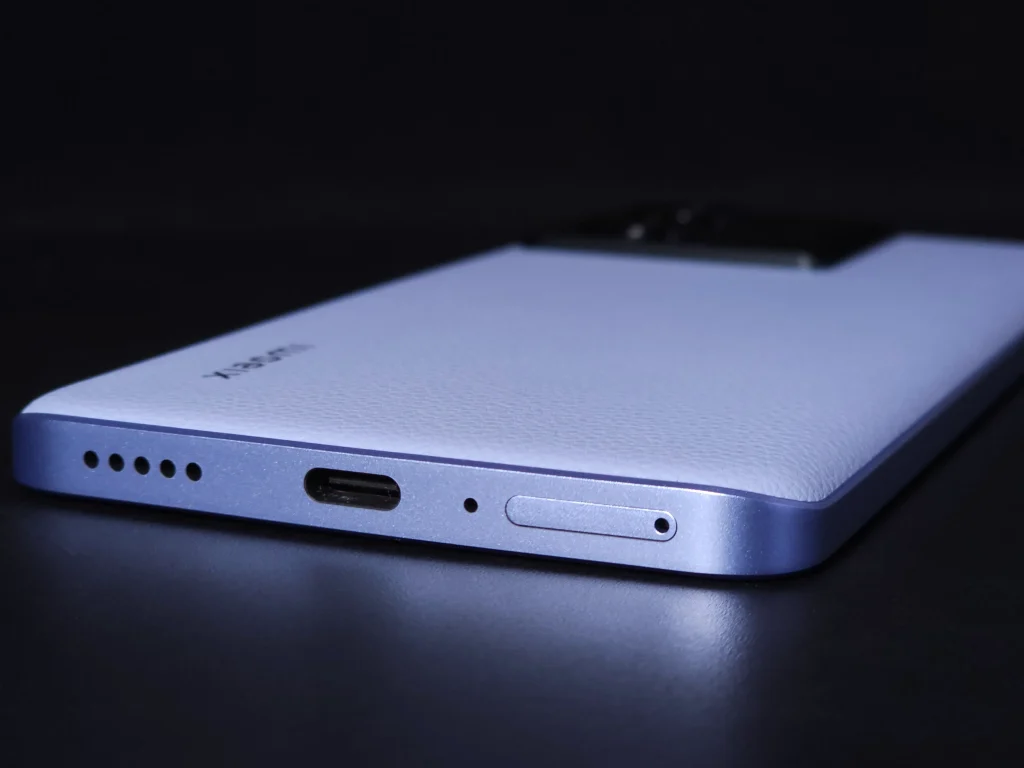 Xiaomi 13T Proの充電端子