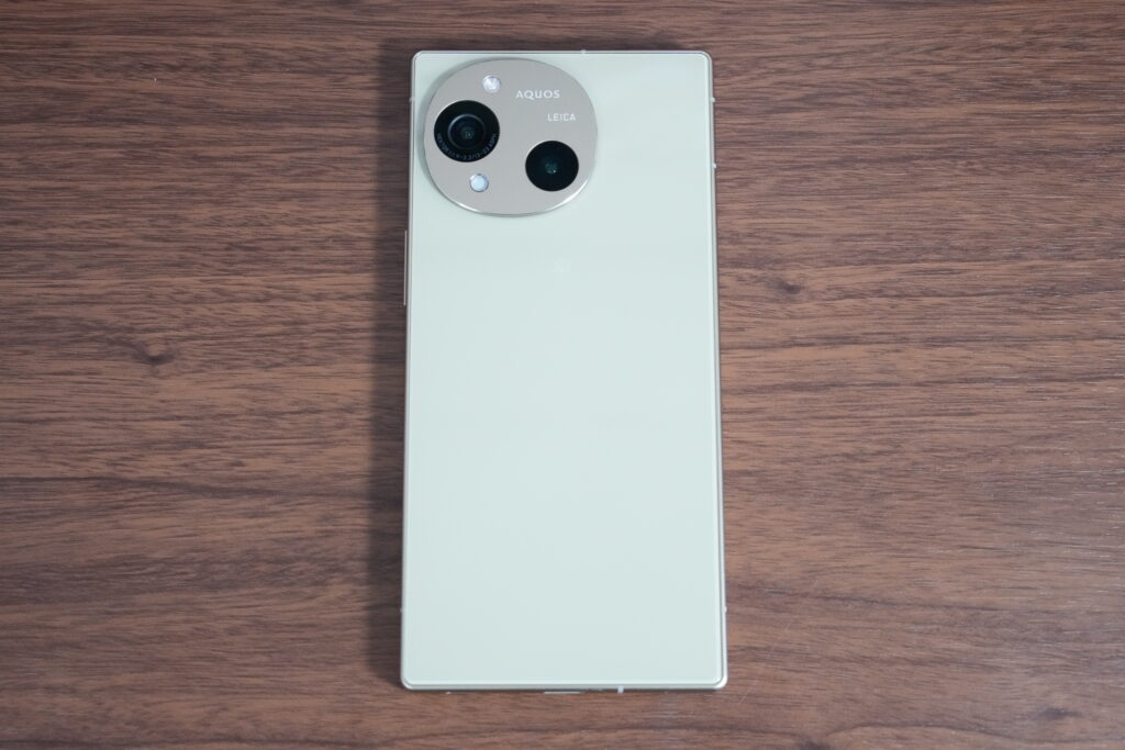 AQUOS R10背面