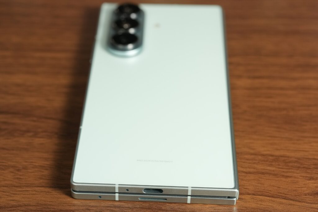 Galaxy Z Fold7USB-C端子