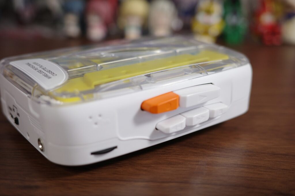 3COINSのカセットプレーヤーのボタン