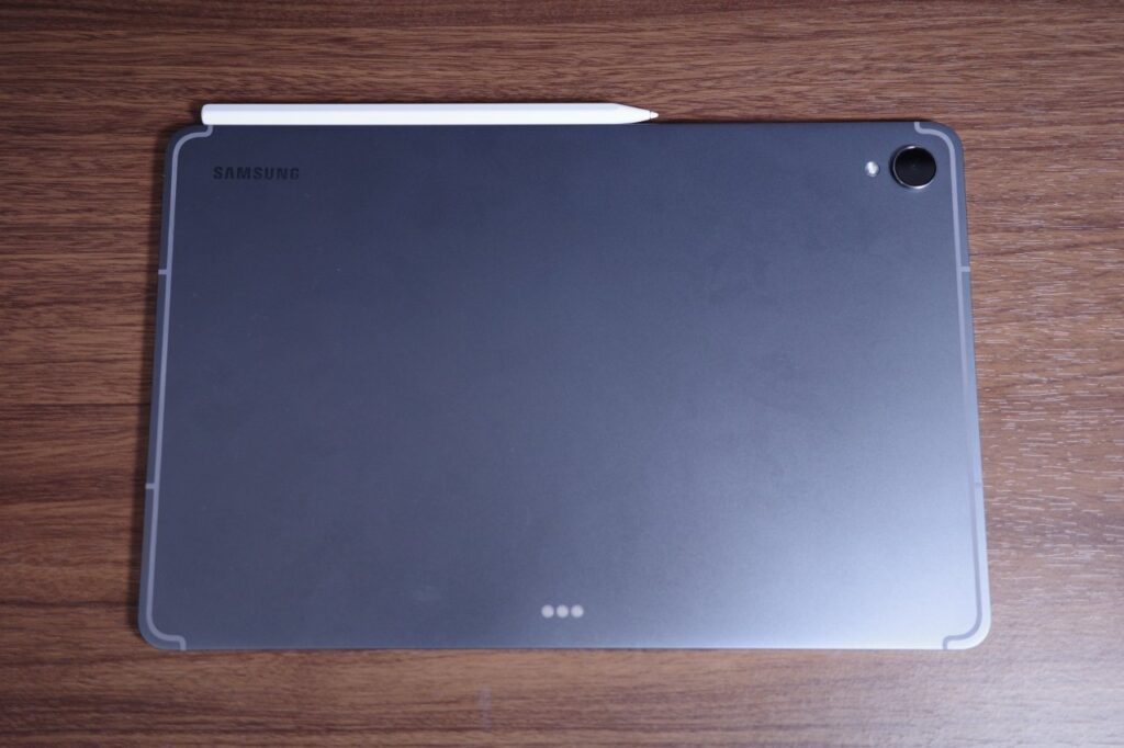 Galaxy Tab S11の背面