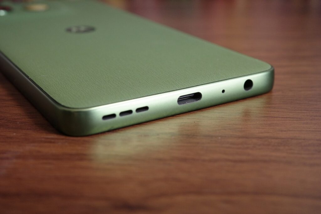 moto g66j 5Gのイヤホンジャック