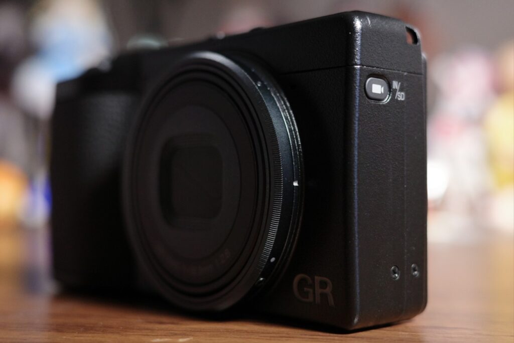 GR IVの動画ボタン