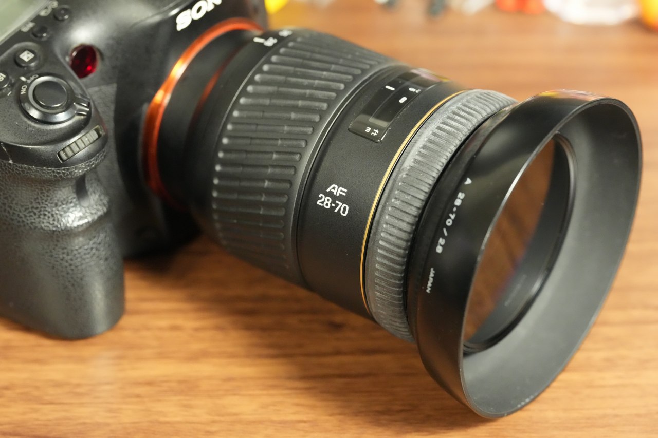 AF ZOOM 28-70mm F2.8 G側面