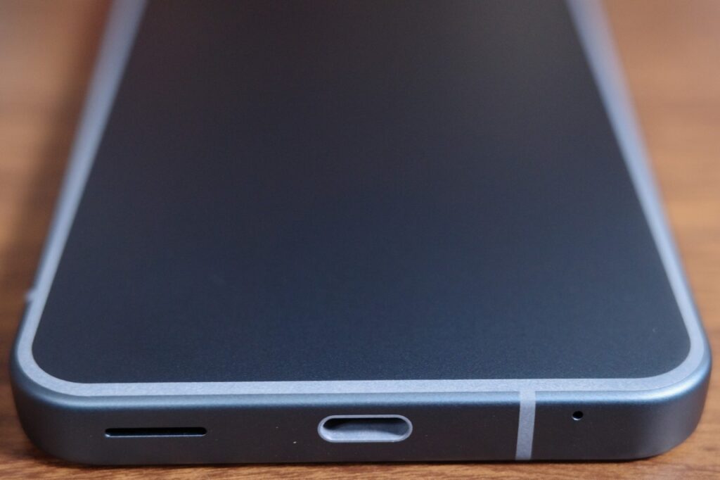 AQUOS sense10のUSB端子