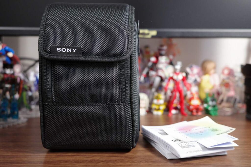 SEL100M28GMの付属品