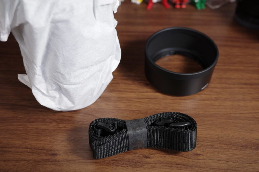 SEL100M28GMの付属品