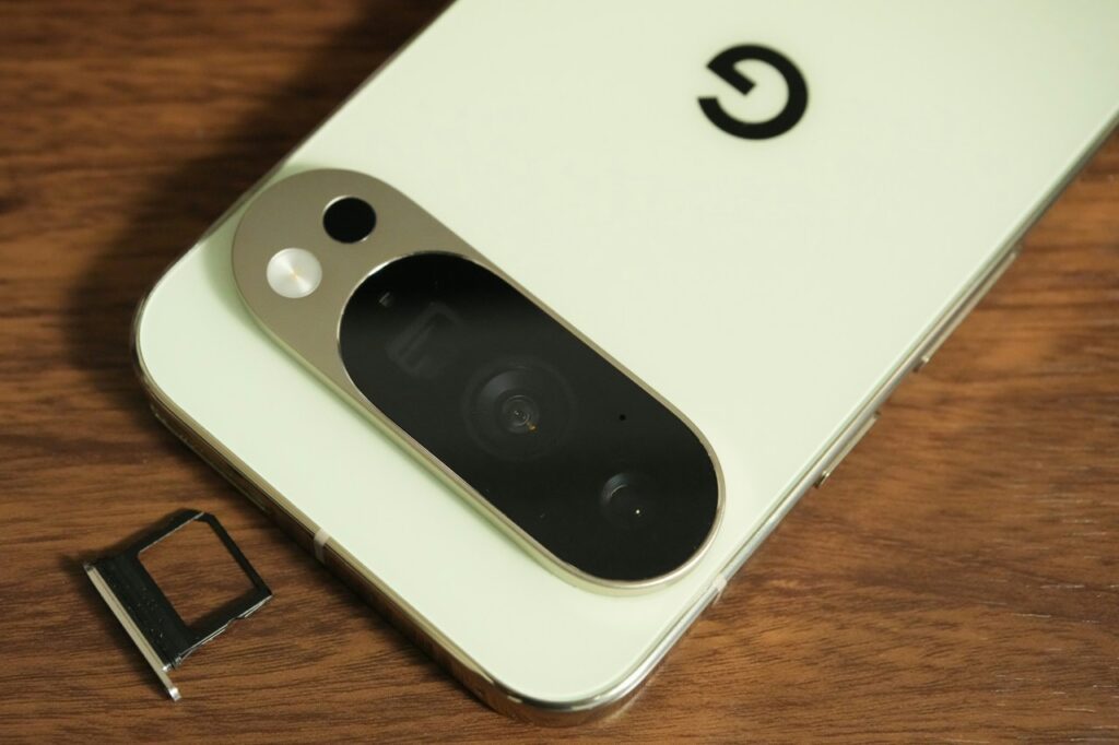 Pixel 10 ProのSIMトレイ