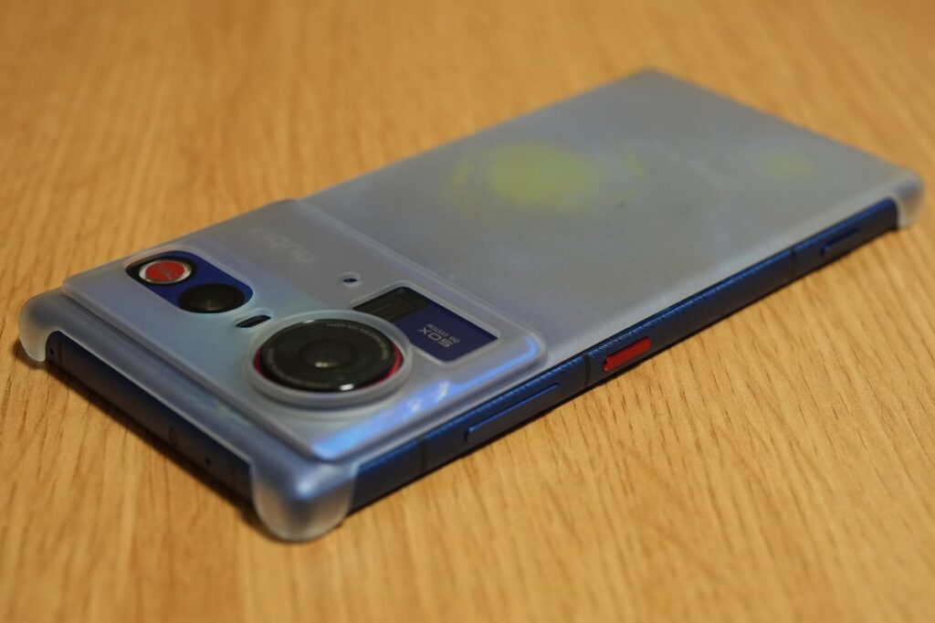 nubia Z80 Ultraのケース