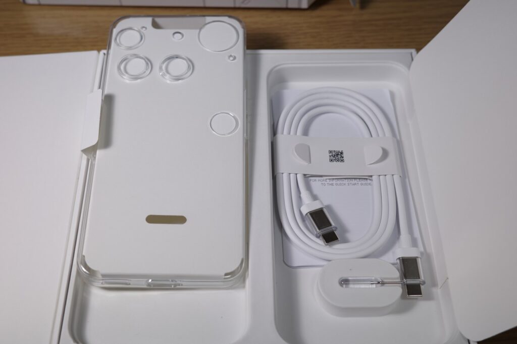 Nothing Phone (3)の付属品