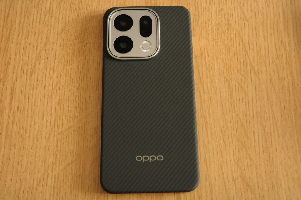 アラミド繊維ケース背面