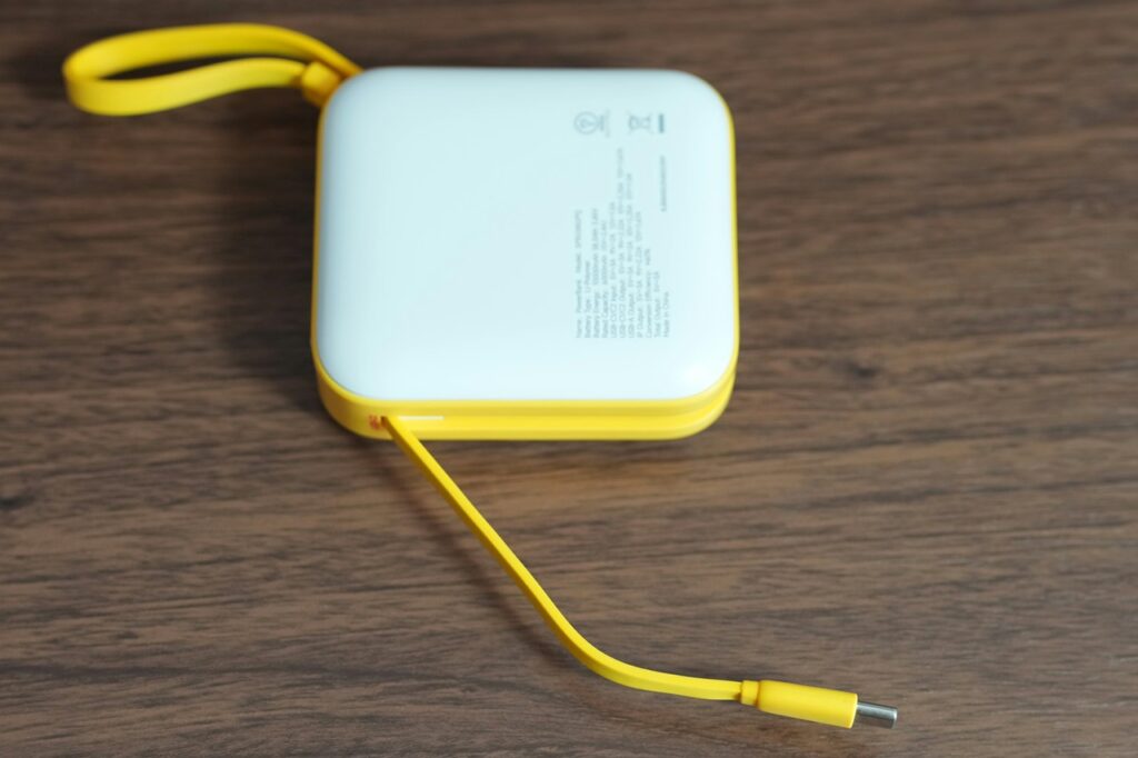 USB-CケーブルShell モバイルバッテリー 10000mAh