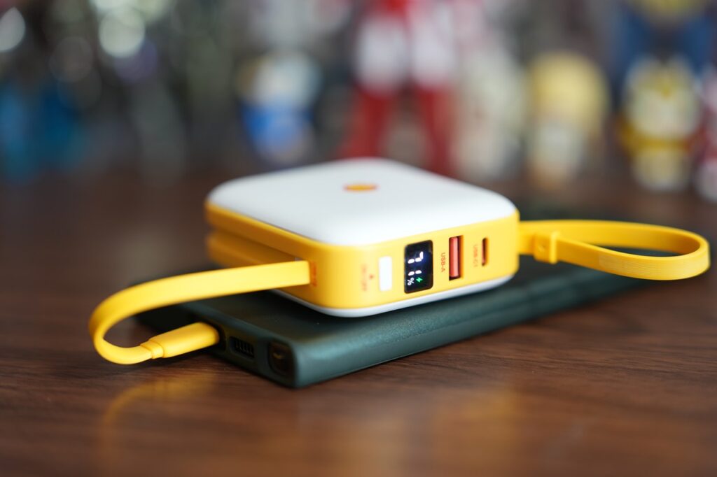 Shell モバイルバッテリー 10000mAh利用中