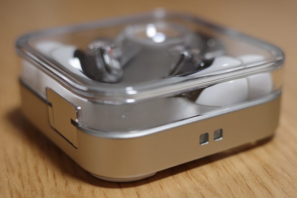 ケースのストラップホール