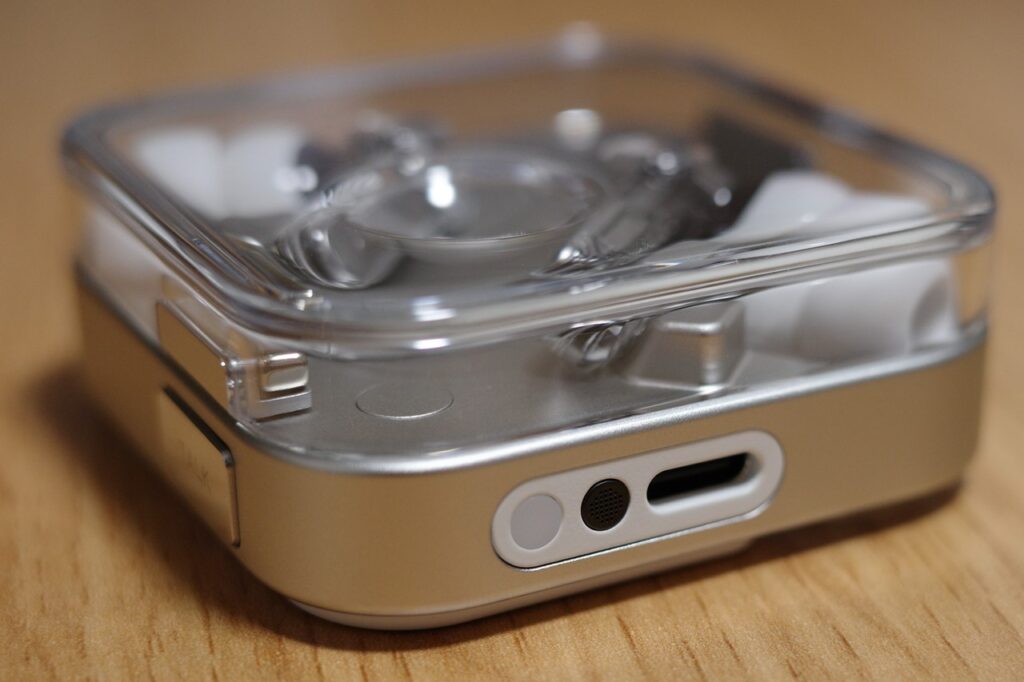 ケースの端子類Nothing Ear (3)