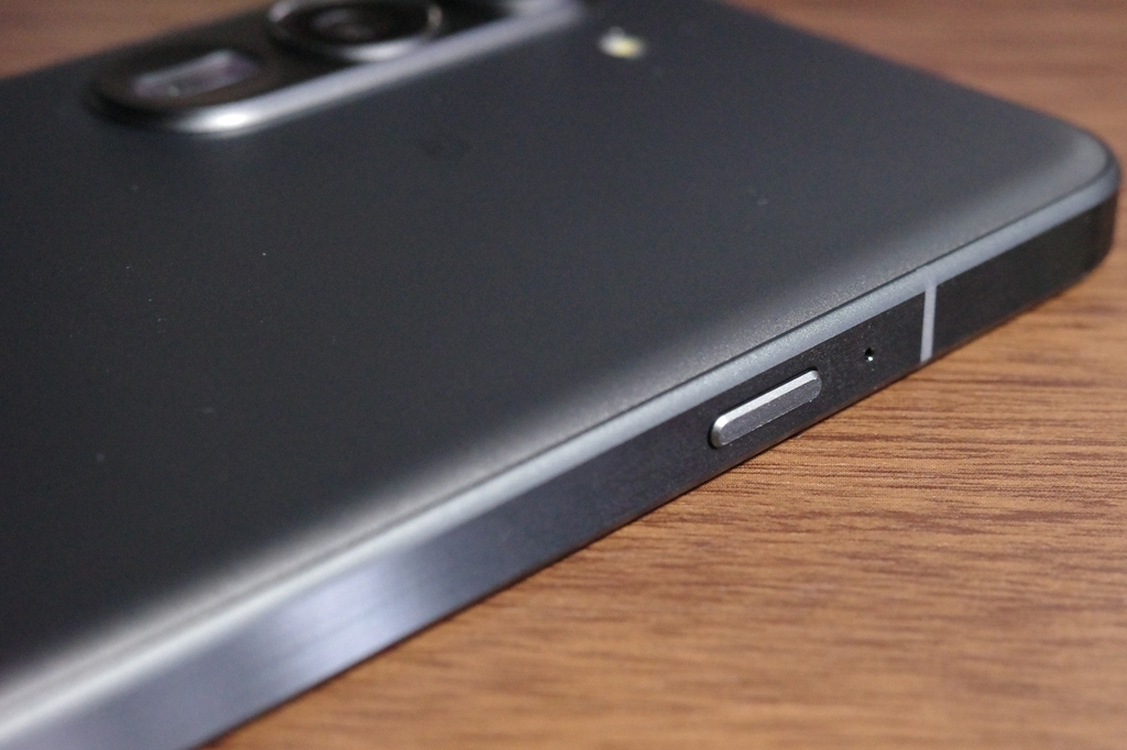 arrows Alphaのアクションボタン