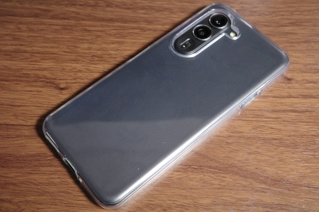 arrows Alphaのケース