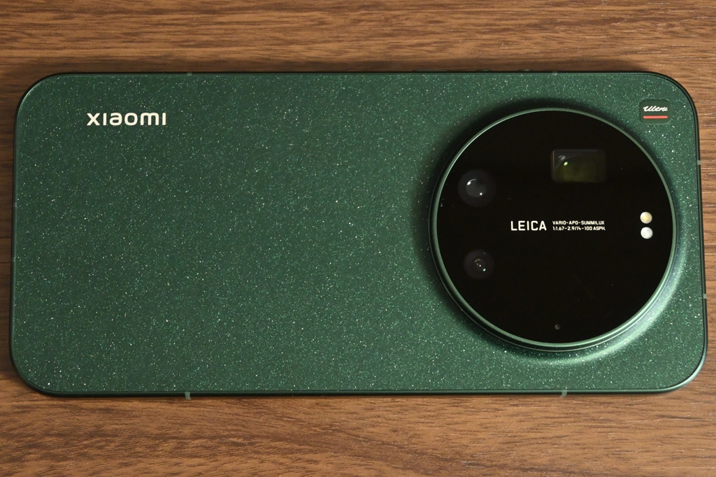 Xiaomi 17 Ultra背面