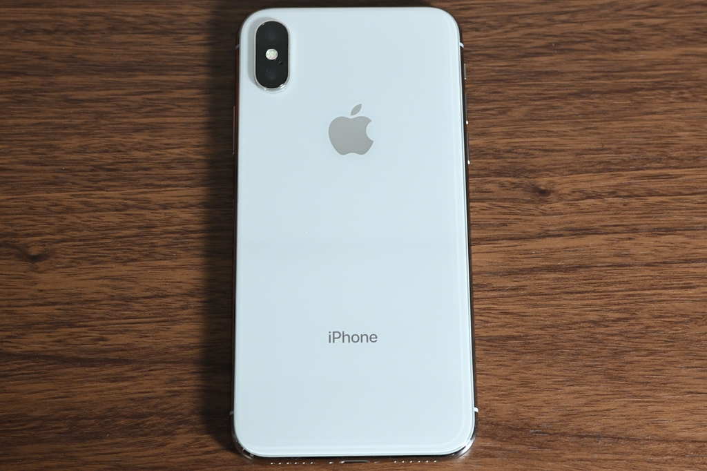 iPhone X背面