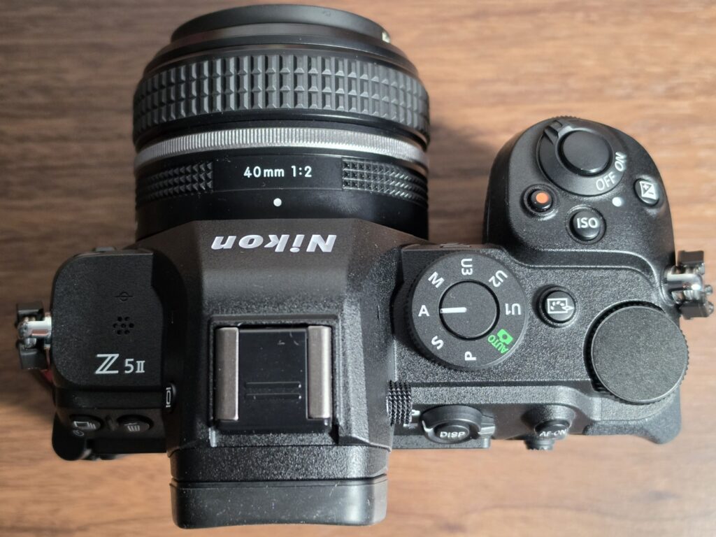 Nikon Z5IIのグリップ