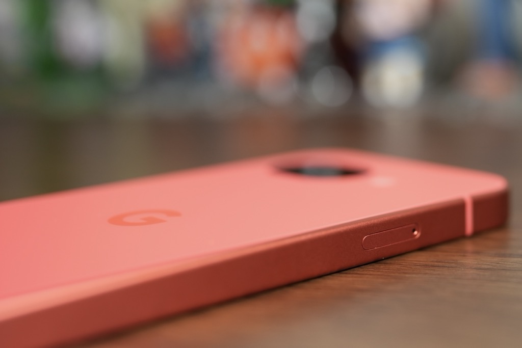 Pixel 10aのSIMスロット