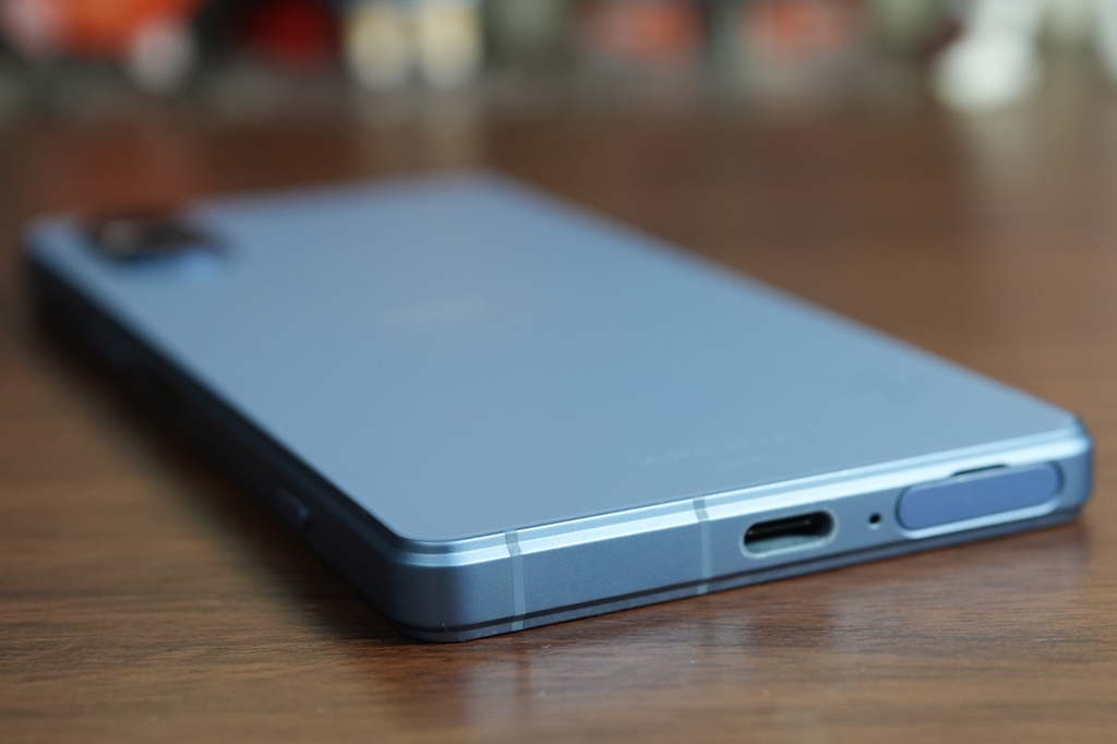 Xperia 5 Vの端子