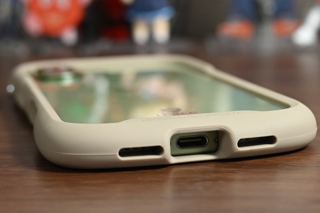 iFace Reflectionのフレーム端子