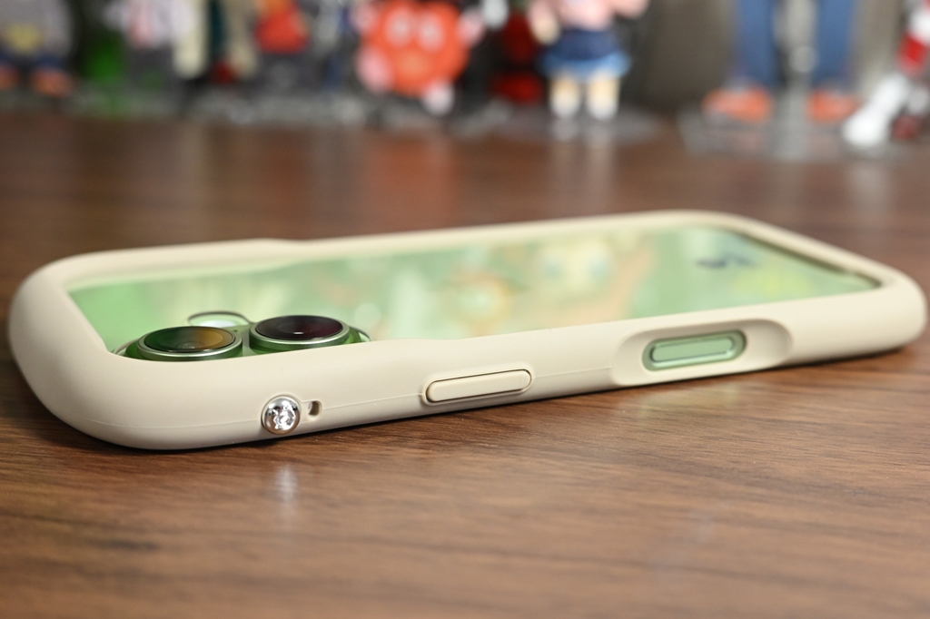 iFace Reflectionの側面