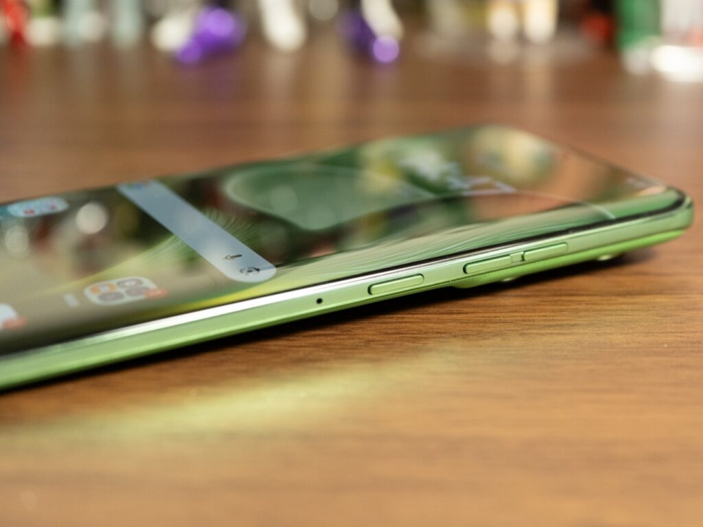 motorola edge 60のフレーム