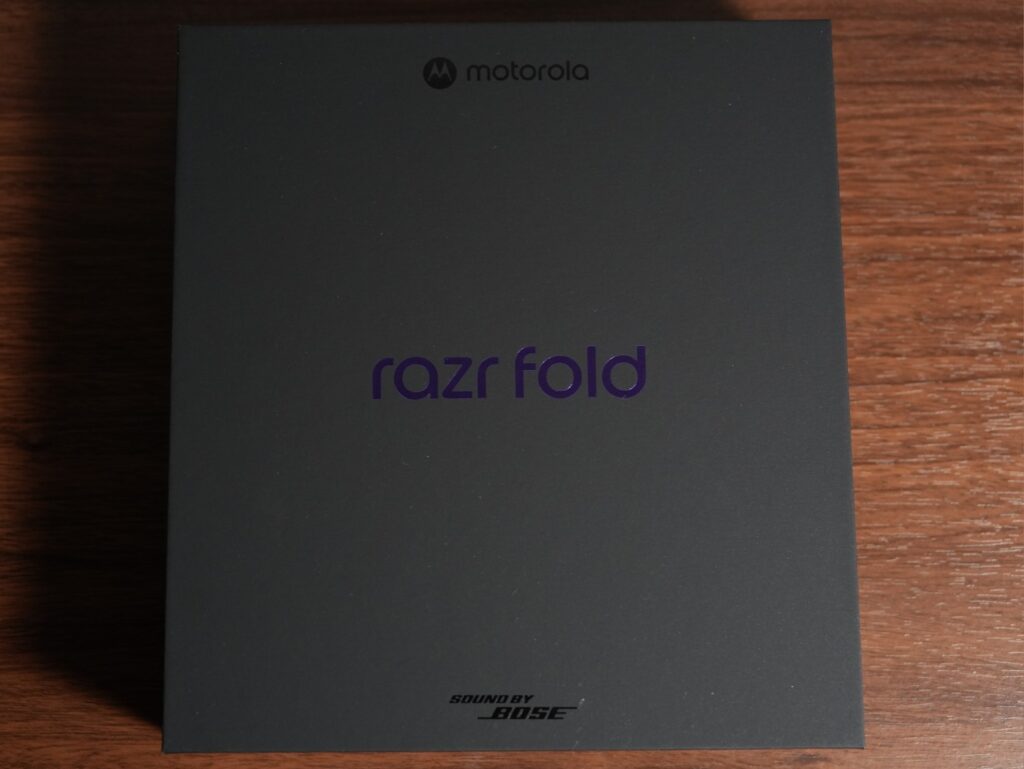 motorola razr foldの箱